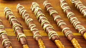 How to Make Chocolate-Covered Pretzel Rods