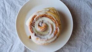 Cinnamon Roll to Serve with Latte