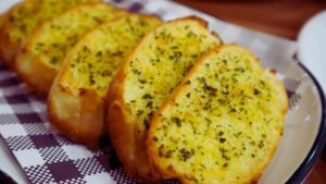 Garlic Bread for Serving with Shrimp Alfredo