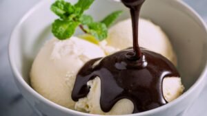 Homemade Chocolate Sauce for Ice Cream