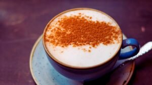 Spicy Chain to Drink with Dark Chocolate Quinoa Crisps