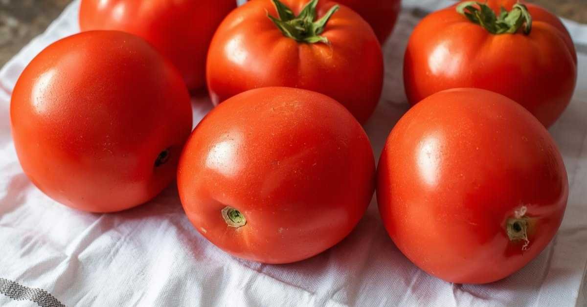 Store Tomato Stem-Side Down To Slow Moisture Loss